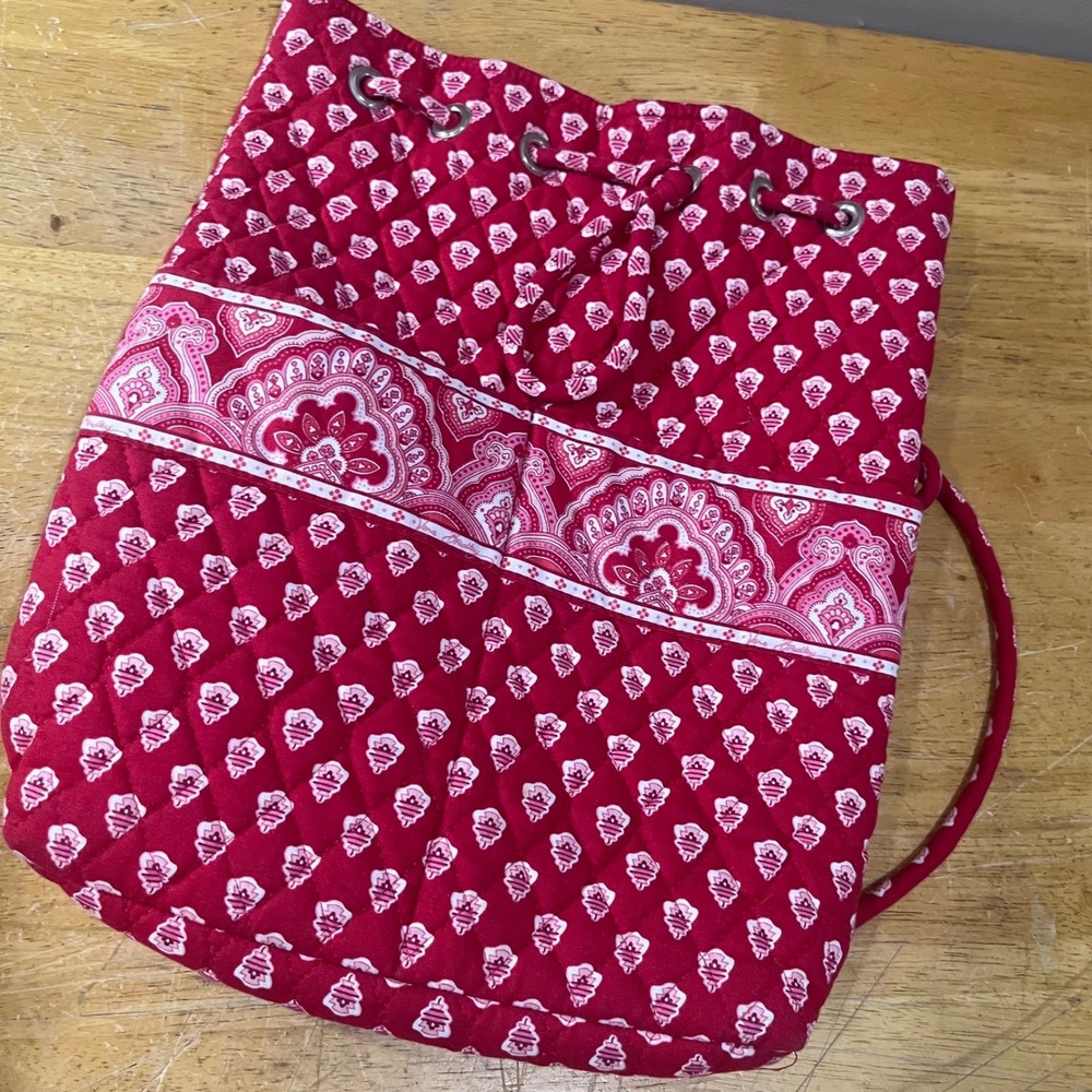 Vera Bradley Red White Paisley Quilted Cotton Drawstring Backpack Boho Preppy